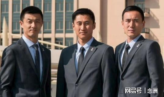 记者：费内巴切仍在和曼城谈阿克转会费，预计700万+150万镑