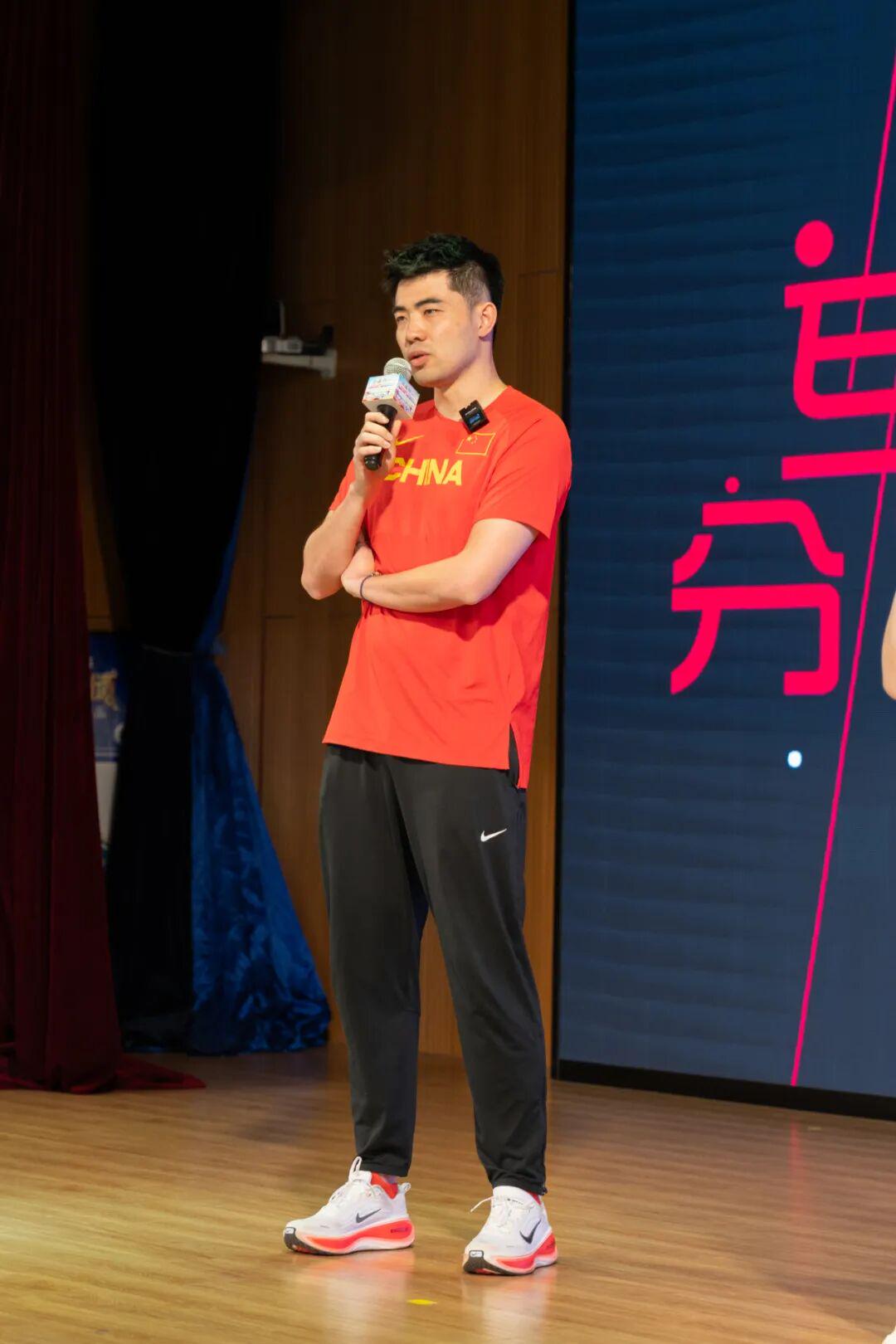 森林狼追欧文遭独行侠回绝