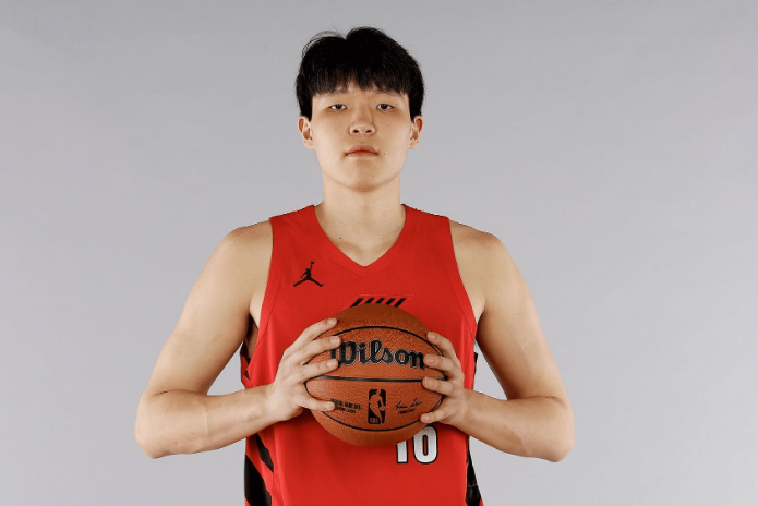 尼克斯愿超税留夺冠功臣罗宾逊