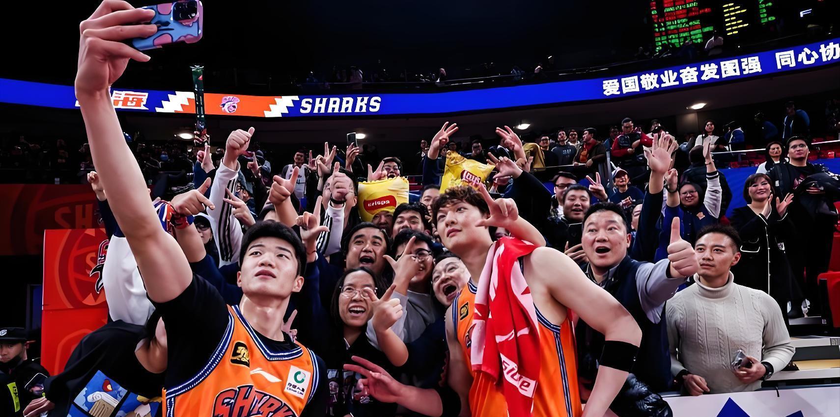 库里发文祝贺前助教布朗:尼克斯53年首冠背后的师徒情