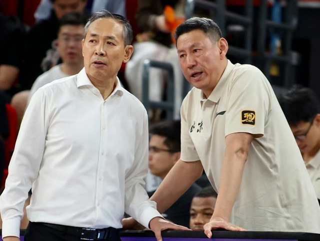 魔术师祝贺尼克斯夺冠盛赞旧将哈特