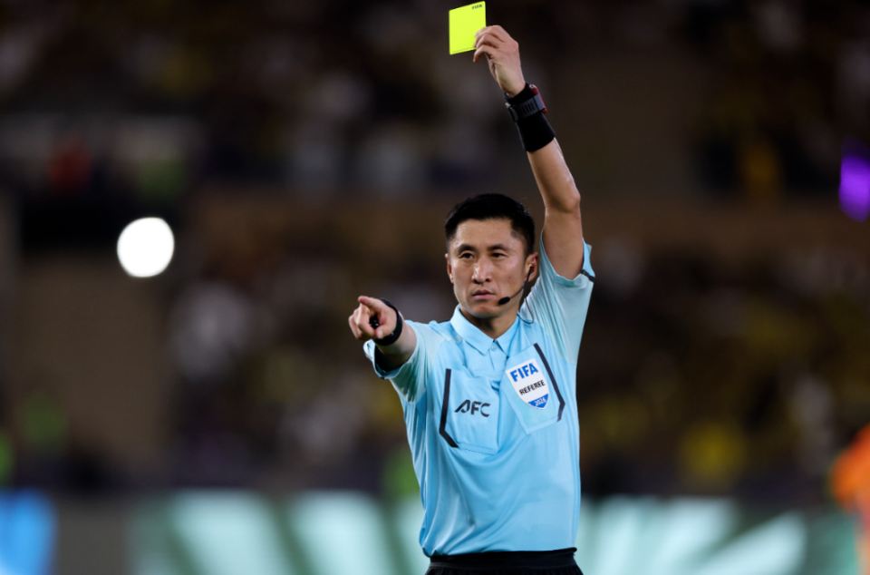 ESPN记者：湖人队内部人士暗示詹姆斯父子可能一起转投新球队