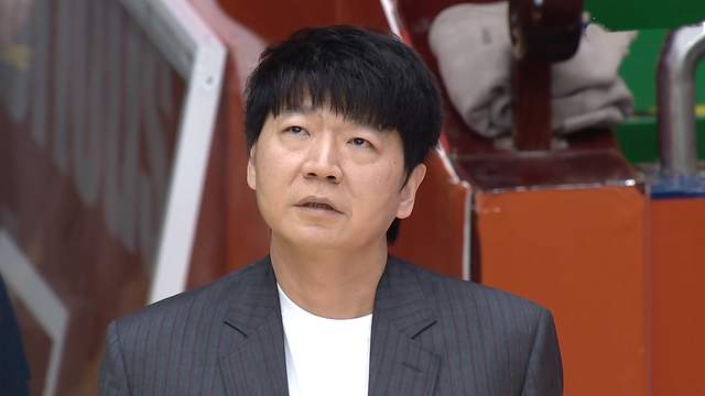Shams:勒布朗·詹姆斯目前并不急于做出决定,也没有设定时间表