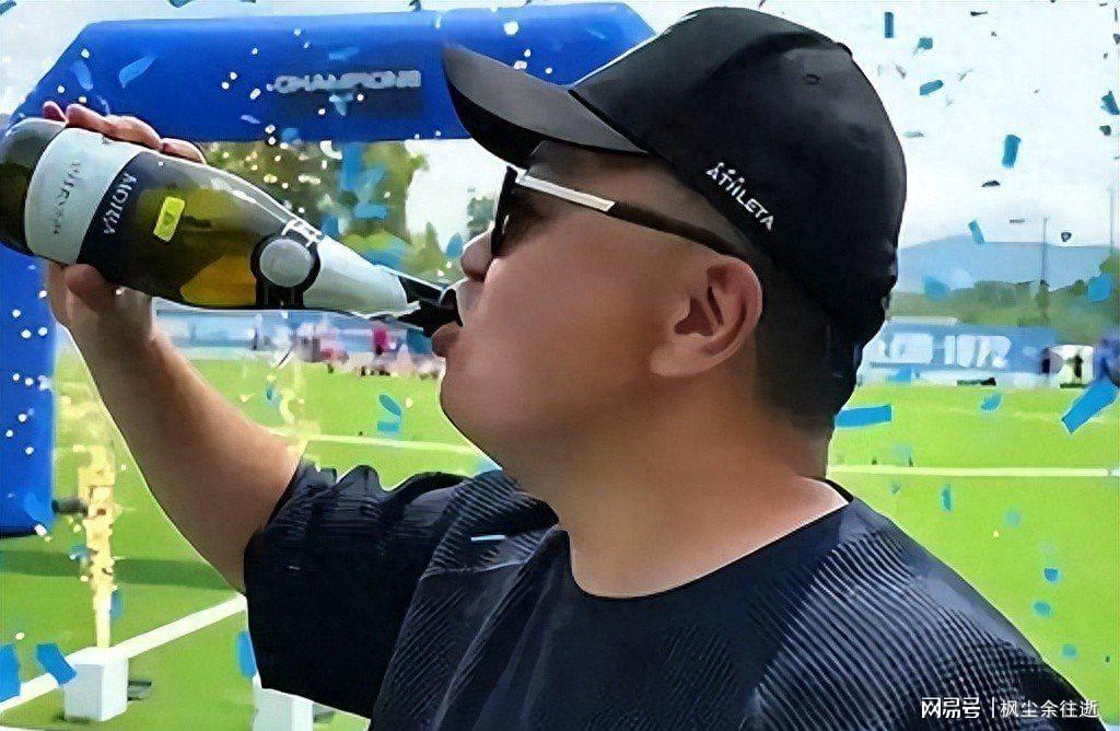 溢价近一倍！布莱顿1270万欧签下葡萄牙右闸科斯蒂尼亚